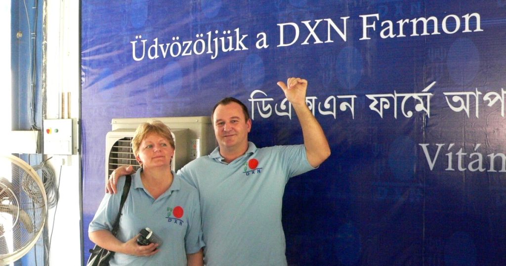Specht József és Specht Vali a DXN farmon Malajziában, 2010-ben